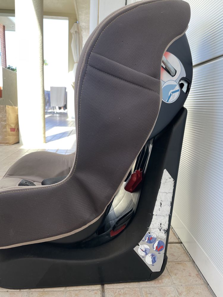 Cadeira de bebé de automóvel
