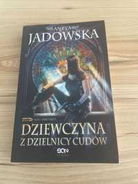 Książka Dziewczyna z dzielnicy cudów