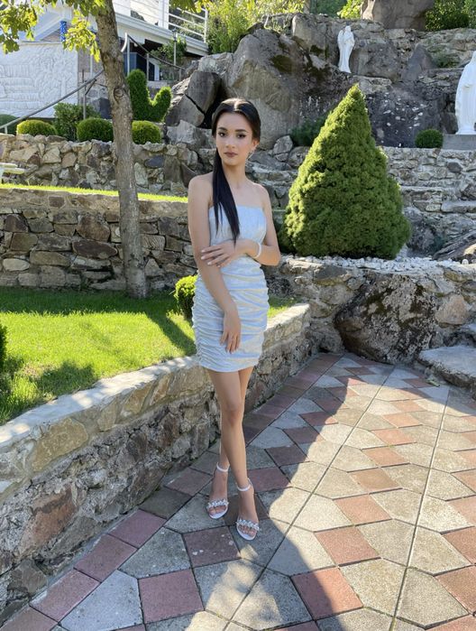 Вечірня сукня міні