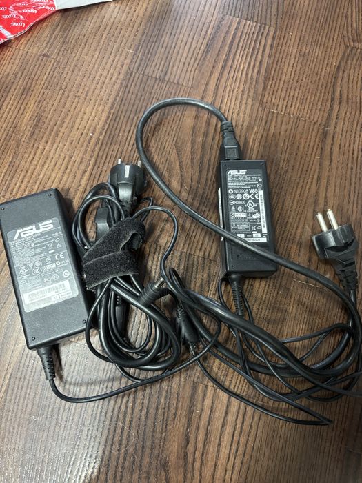 Блок живлення Asus для ноутбука, зарядний пристрій