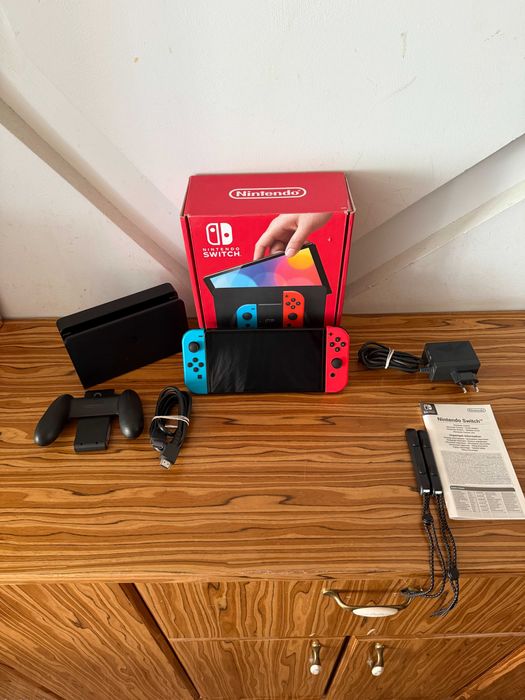 Konsola Nintendo Switch OLED +  Akcesoria - Oryginalne pudełko