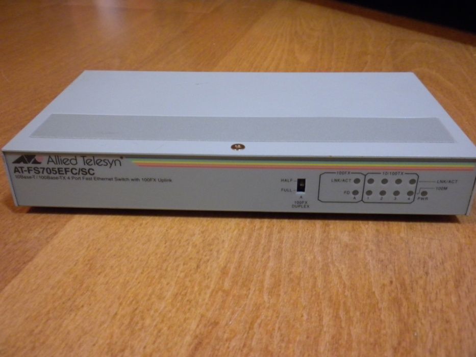 Неуправляемый коммутатор Allied Telesyn AT-FS705EFC/SC 1x100FX,4хRJ45