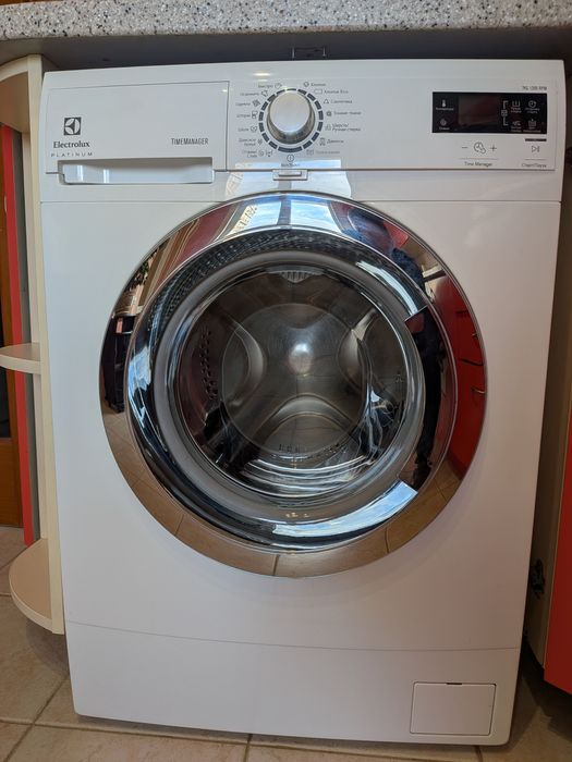 Пральна машина Electrolux Platinum EWS1276COU на 7кг. Повністю робоча!