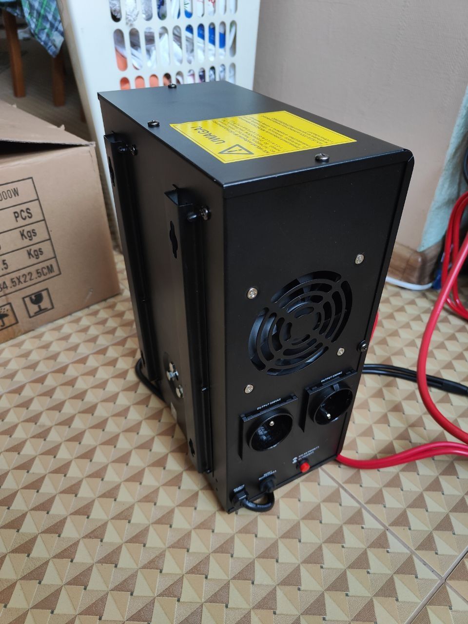 Інвертор  Volt Polska SINUS PRO 2000W 24/230V (1400/2000W), балансир