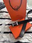 Cinto Hermès e carteira com caixa e saco