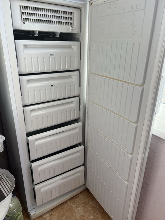 Продам морозильную камеру