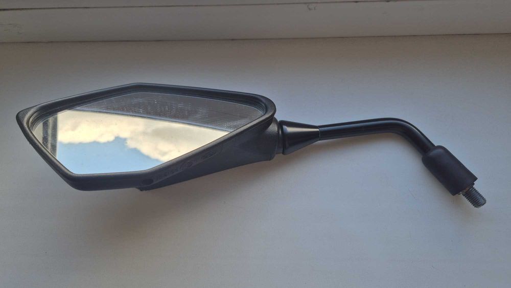 Kawasaki дзеркало праве (toyo e11 001251)