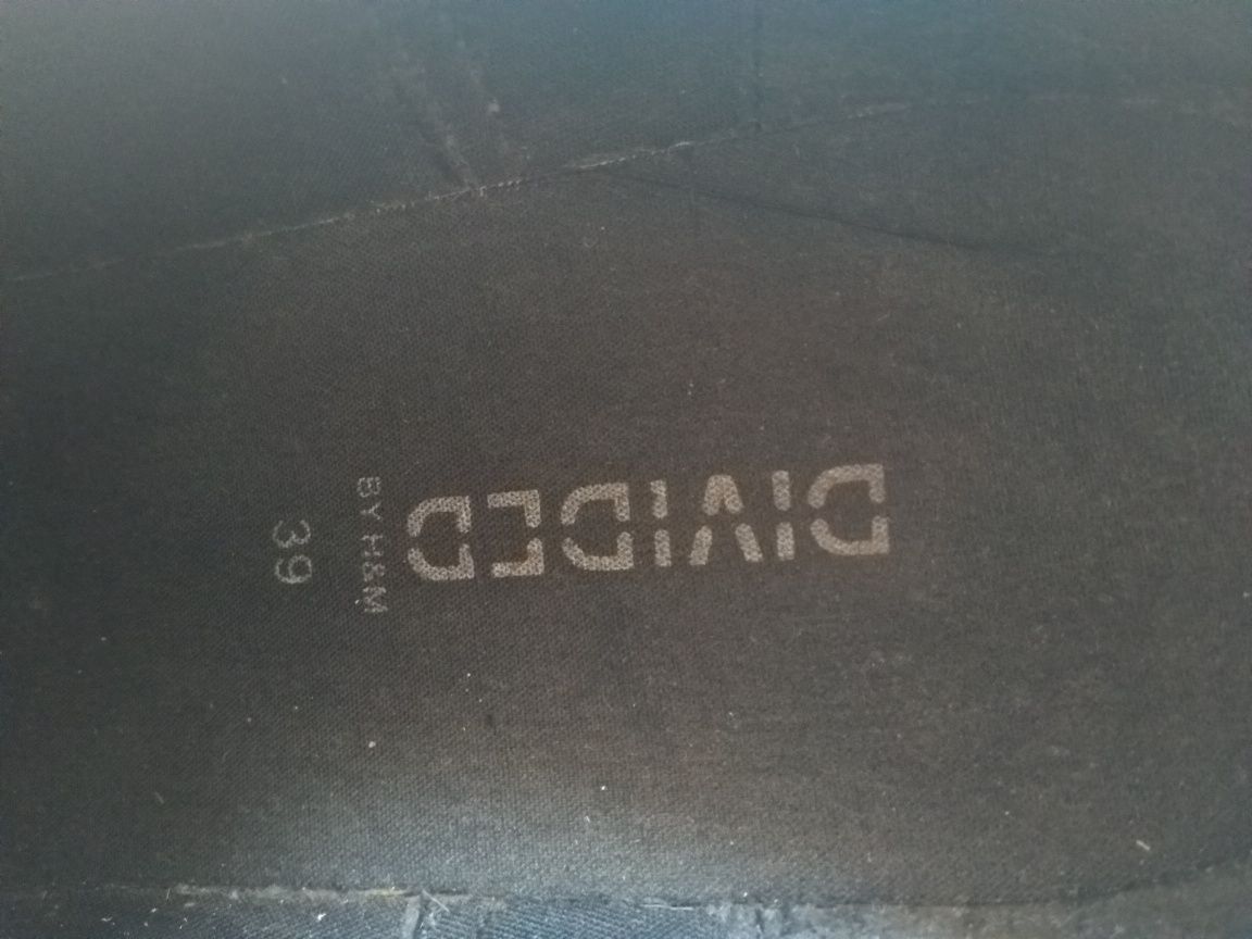 Eeganckie czarne buty, platforma, na podwyższeniu, rozmiar 39 H&M