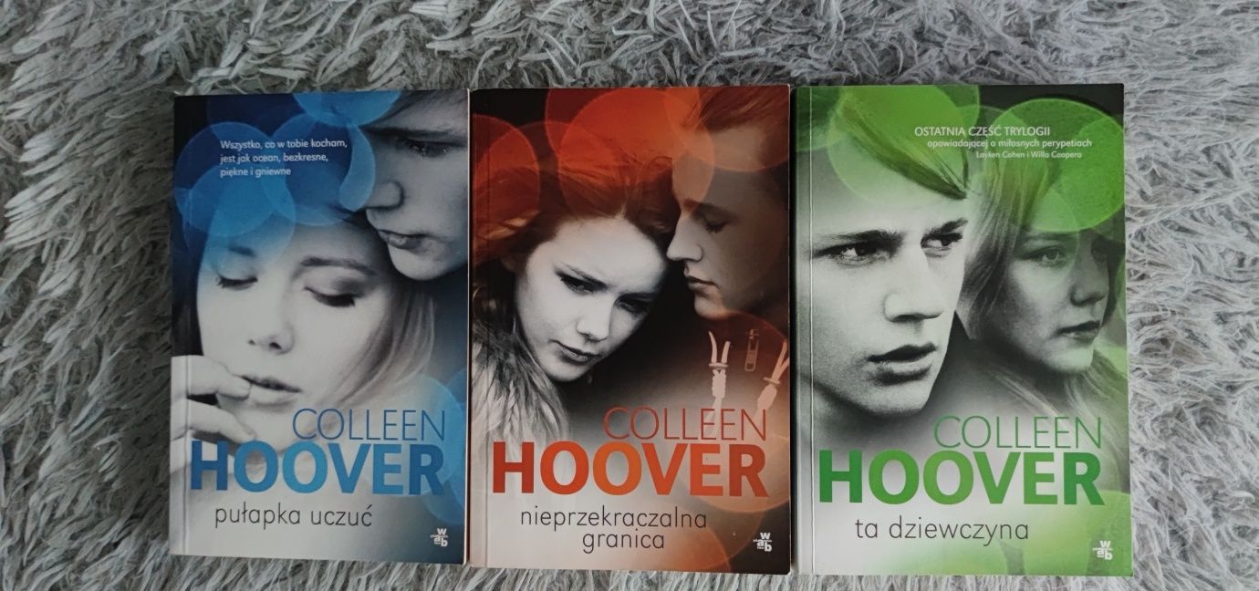 "Pułapka uczuć" / Slammed  seria książek Colleen Hoover