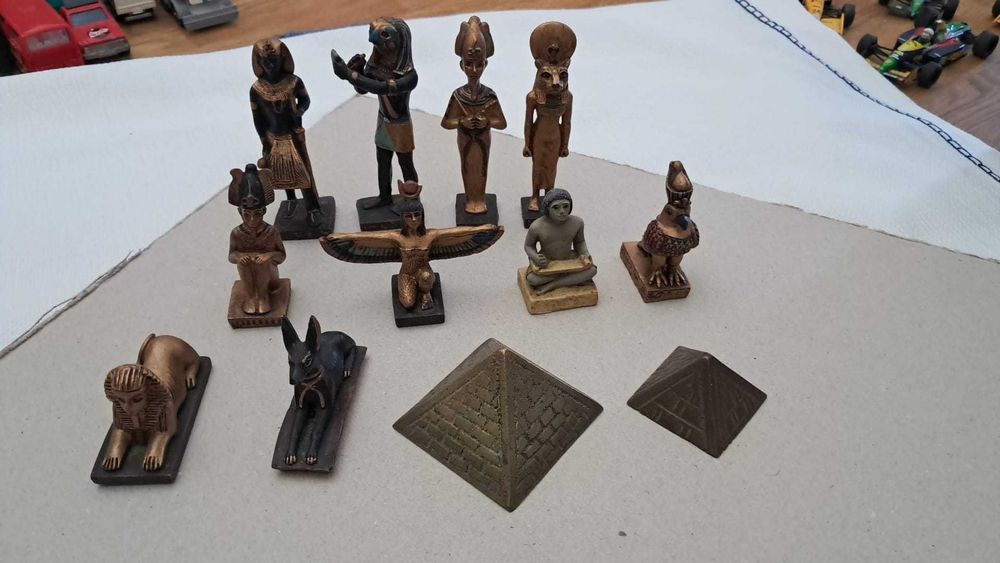 Estatuetas Egípcias Antigas - Deuses e Símbolos do Egipto (12 Peças)