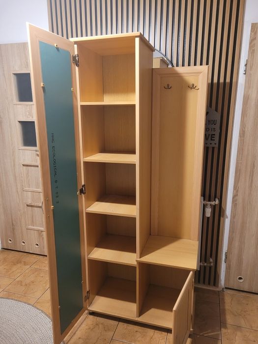 Szafa z lustrem do przedpokoju szafka stojąca z lustrem wieszakami