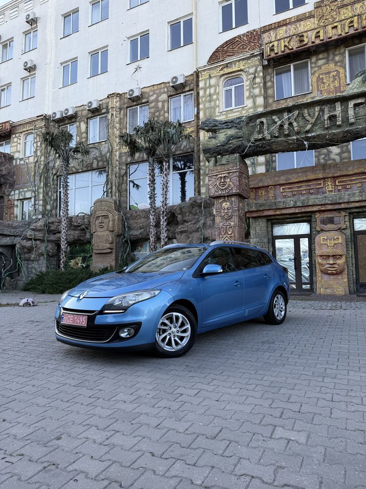 Продам Рено меган только пригнан