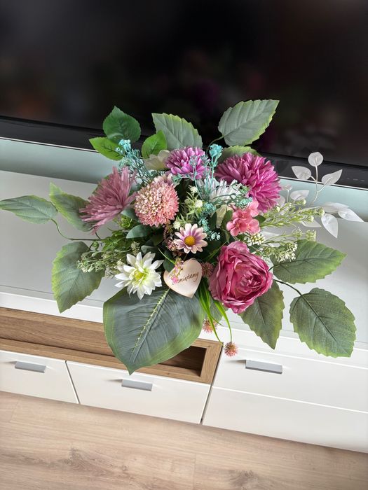 Kompozycja nagrobna wiązanka stroik cmentarz grób chryzantemy