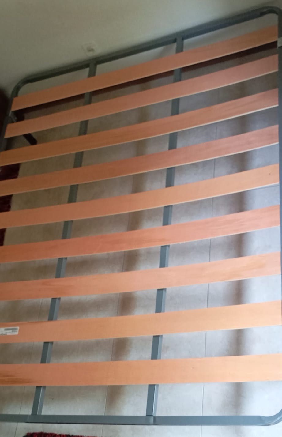 Extrato cama de casal com pés