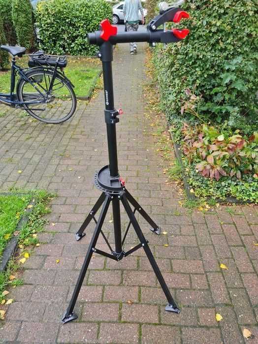 Nowy stojak serwisowy na rower Kesser