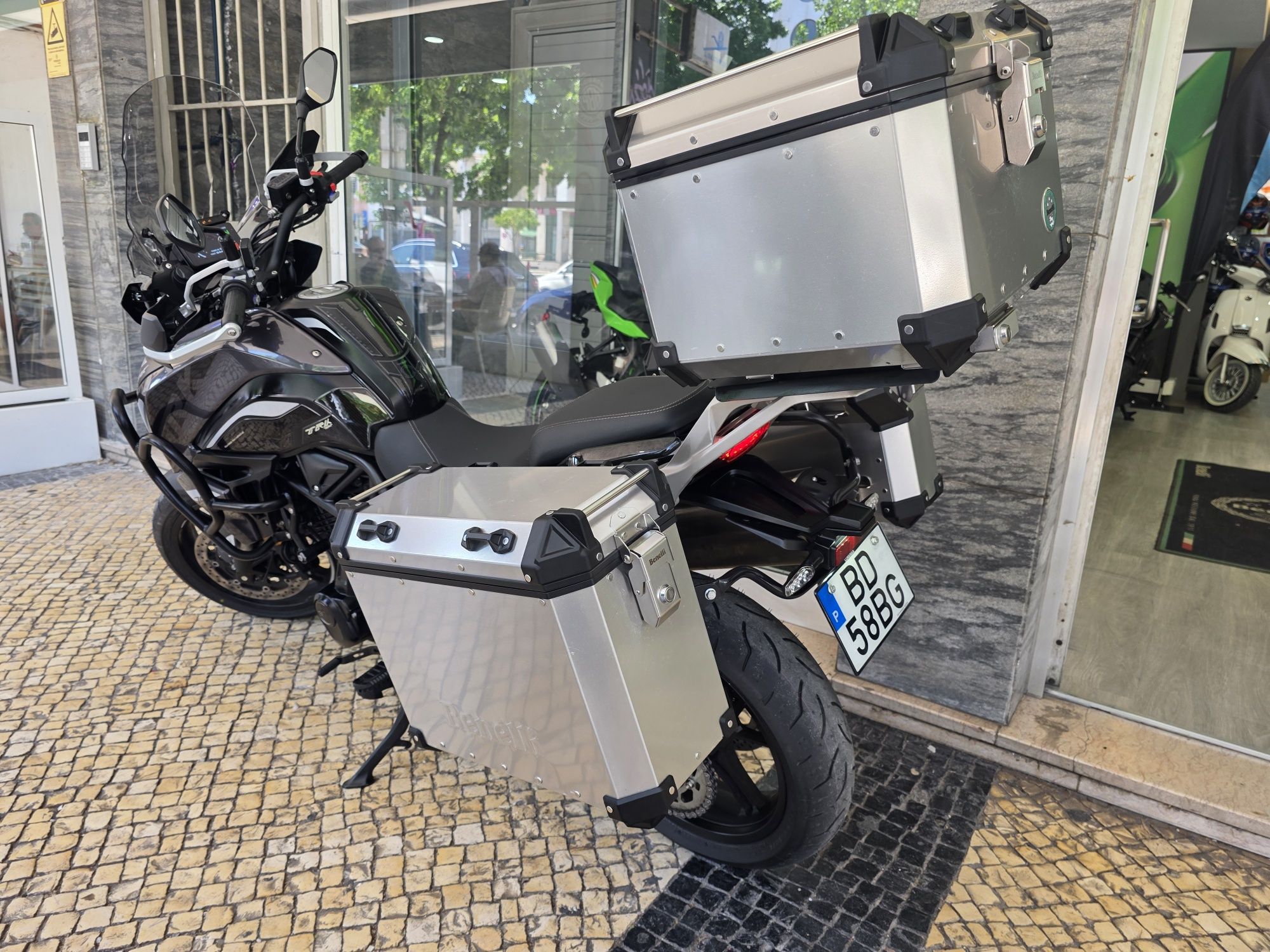 Benelli Trk 702 Adventure