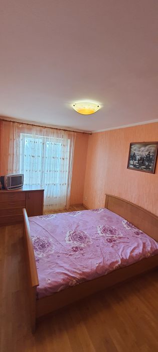 Продається 3-кімн квартира, з меблями та технікою