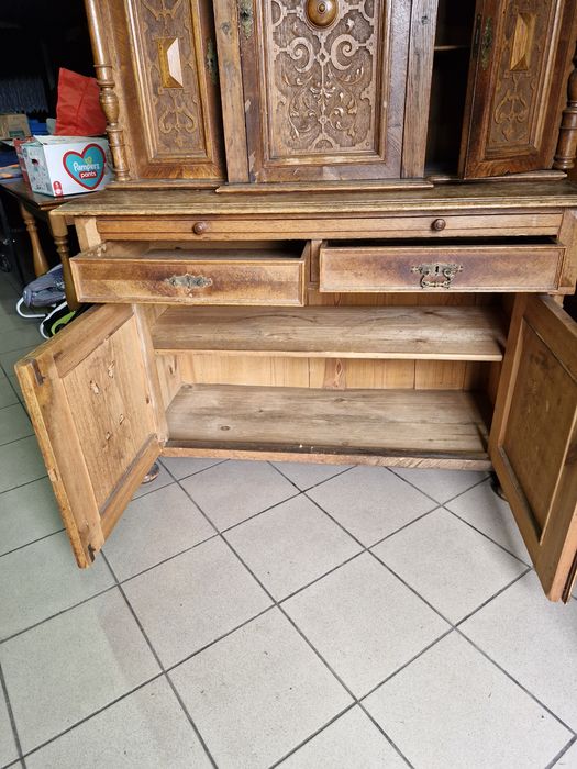 Starodawny kredens do renowacji
