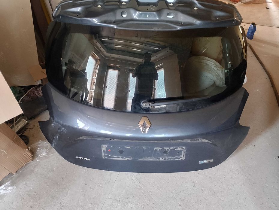 Кришка багажника ( ляда) дверка задня Renault Zoe