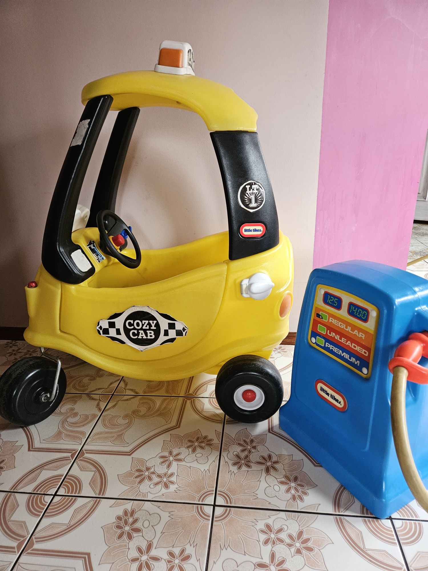 Samochód little tikes