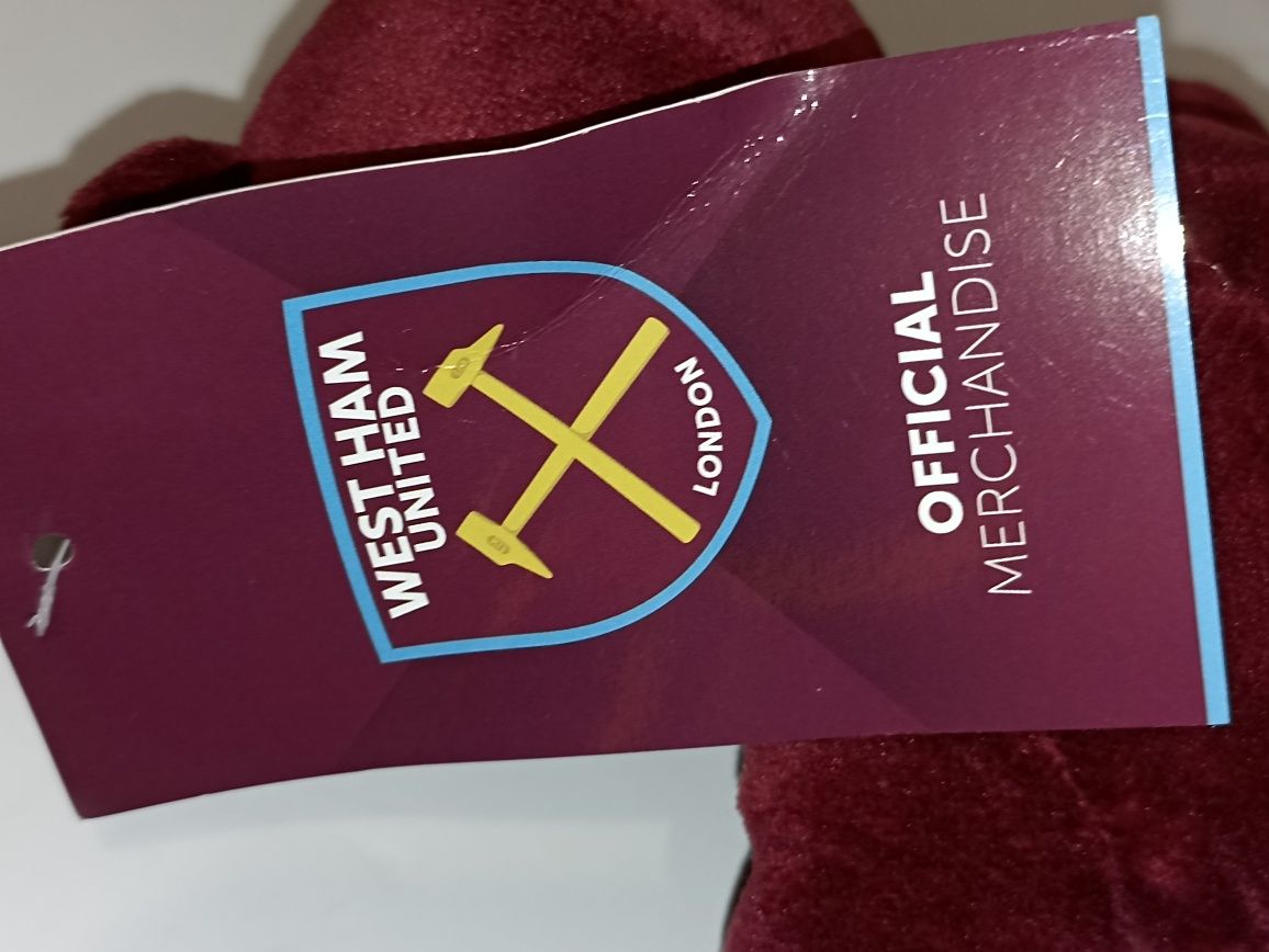 Miś maskotka z herbem klubu WEST HAM

Wysokość: 20 cm

Wysokiej jakośc