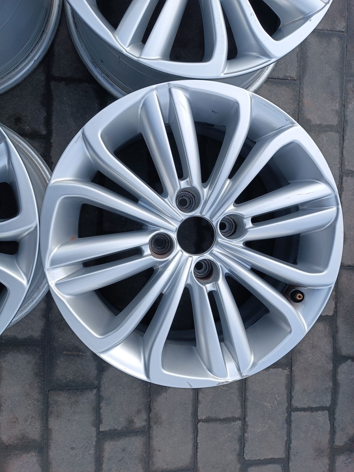 Felgi Alu Citroen C4 C5 4x108 ET29 7J16