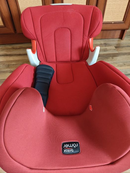 Автокрісло Britax-Romer Kidfix XP Від 3 до 12 років (15–36 кг)