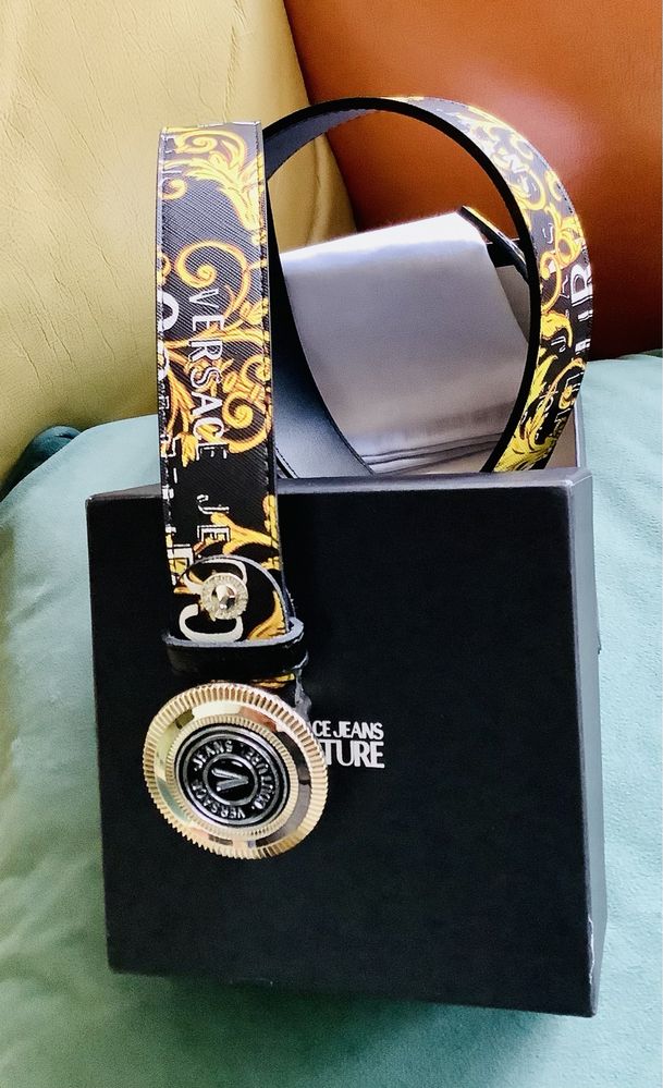 Pasek Versace Jeans Couture, skóra, klamra, zlote dodatki, 95 cm