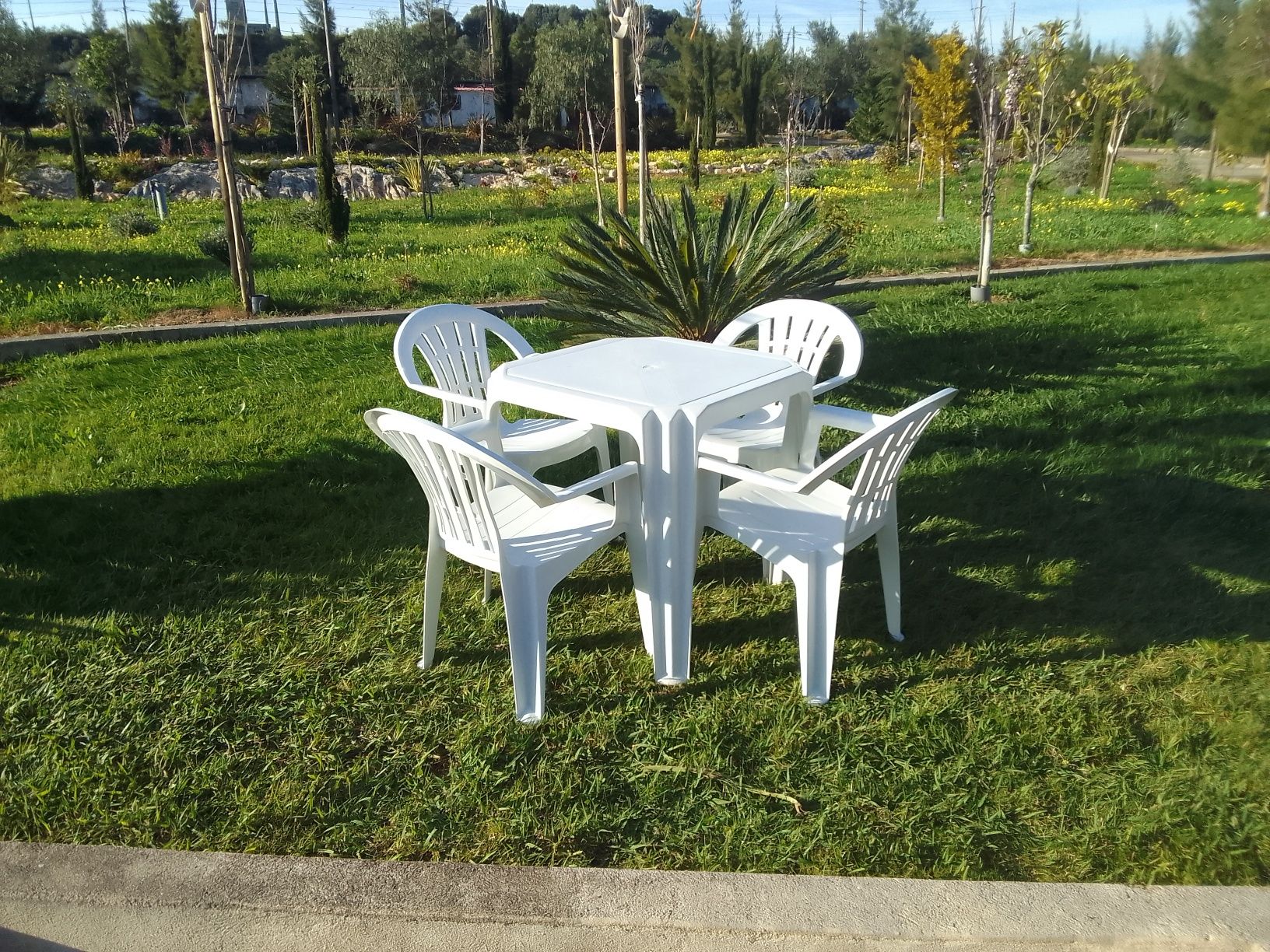 1 Mesa e 4 Cadeiras