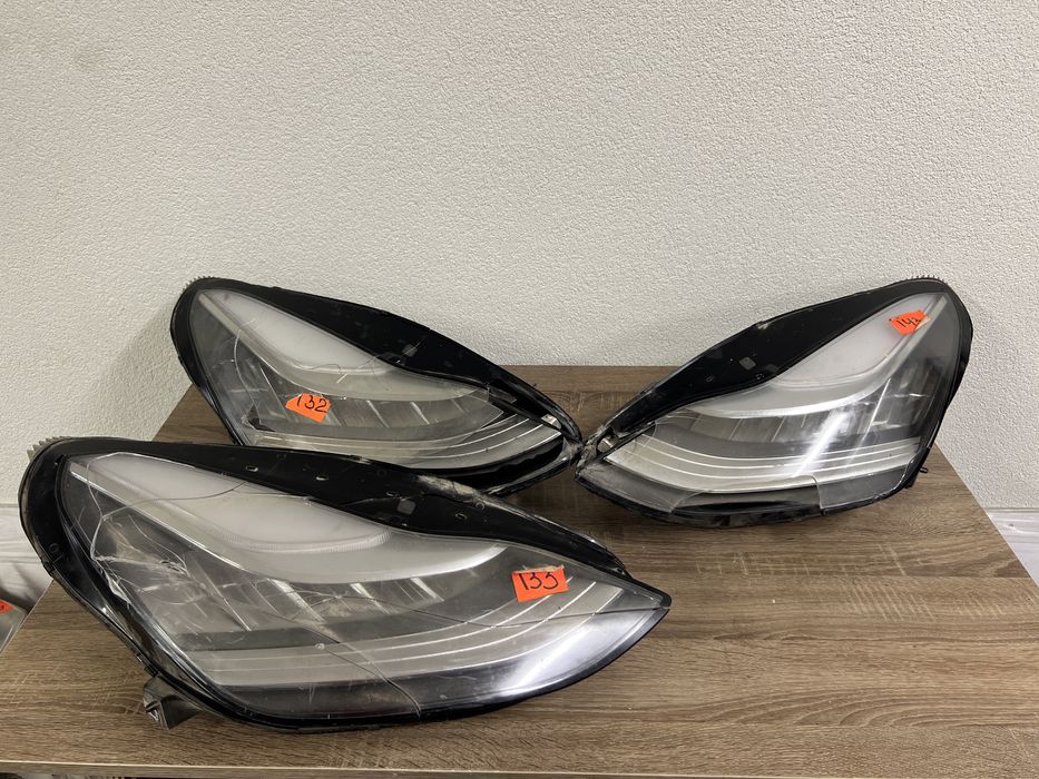 Фари Tesla Model 3 на запчастини в наявності.