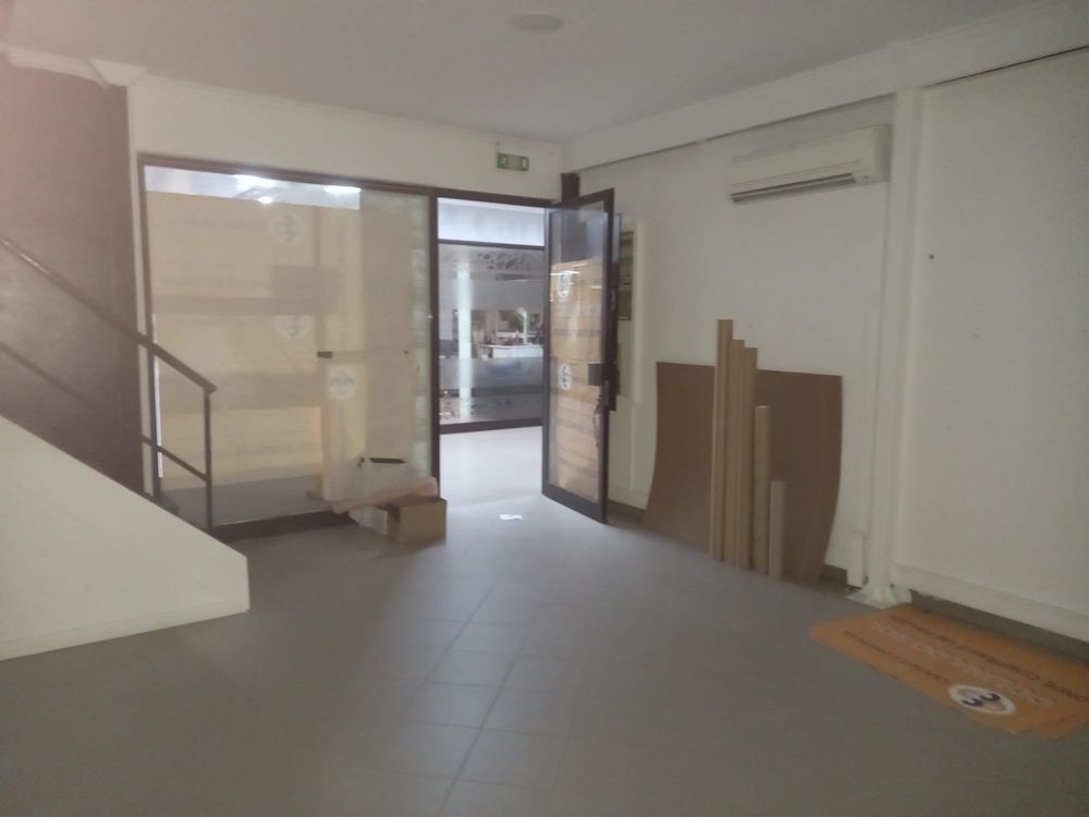 Oportunidade em Alfornelos, Lola Centro Comercial Colina do Sol