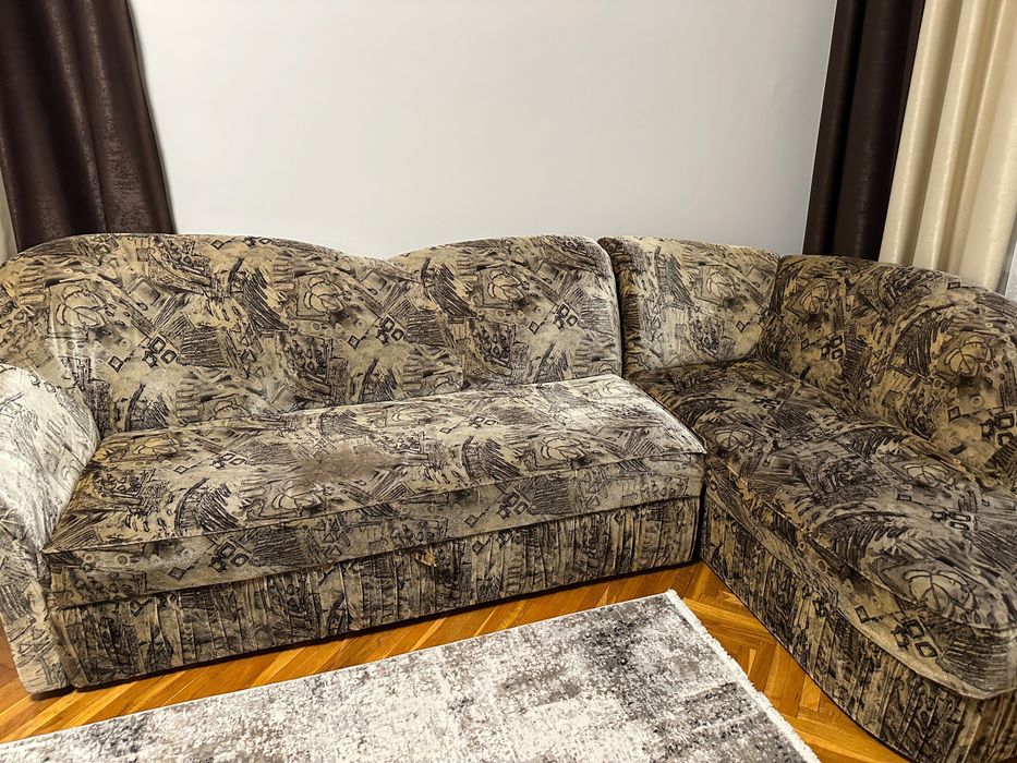 Диван з мʼяким кріслом