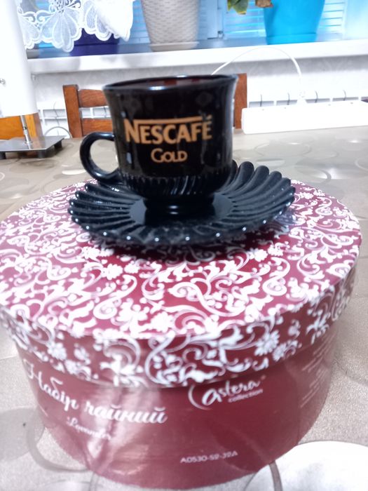 Набор кофейных чашечек с блюдцем