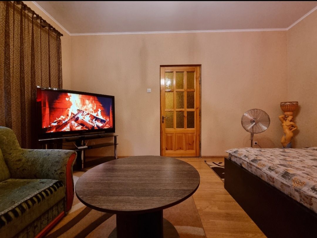 2 - кім. Будинок в самому центрі міста. Smart TV Box.