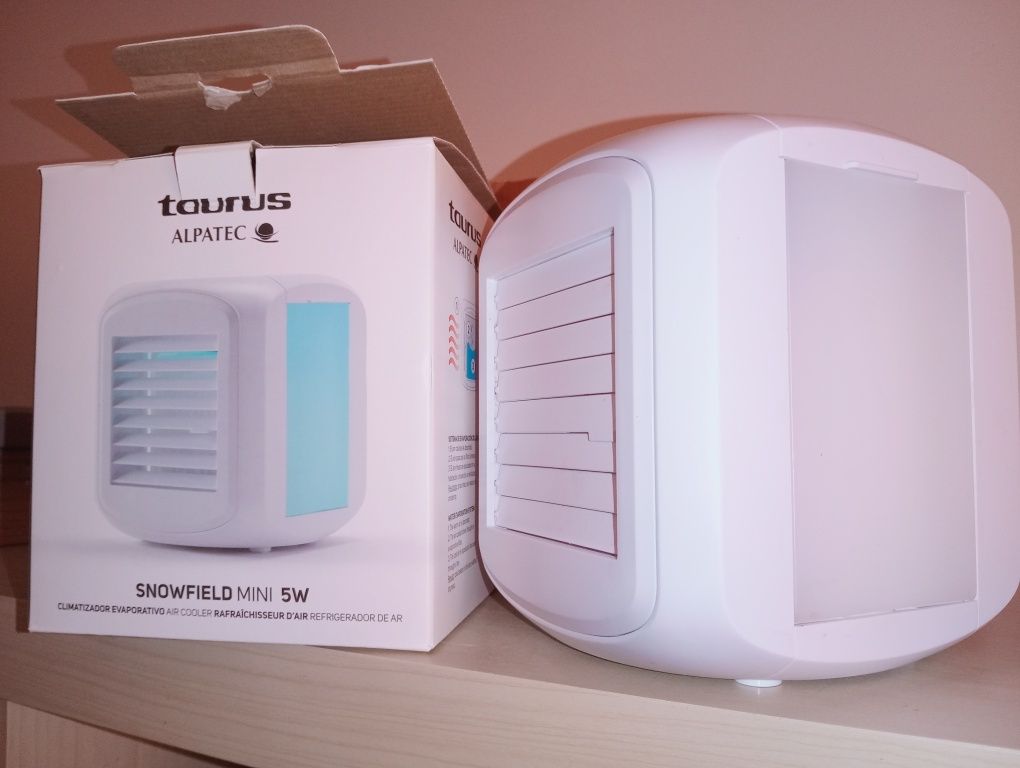Refrigerador de ar com luz novo