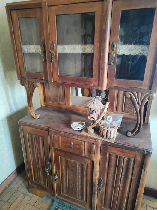 Ofereço mobiliário de quarto e sala de jantar