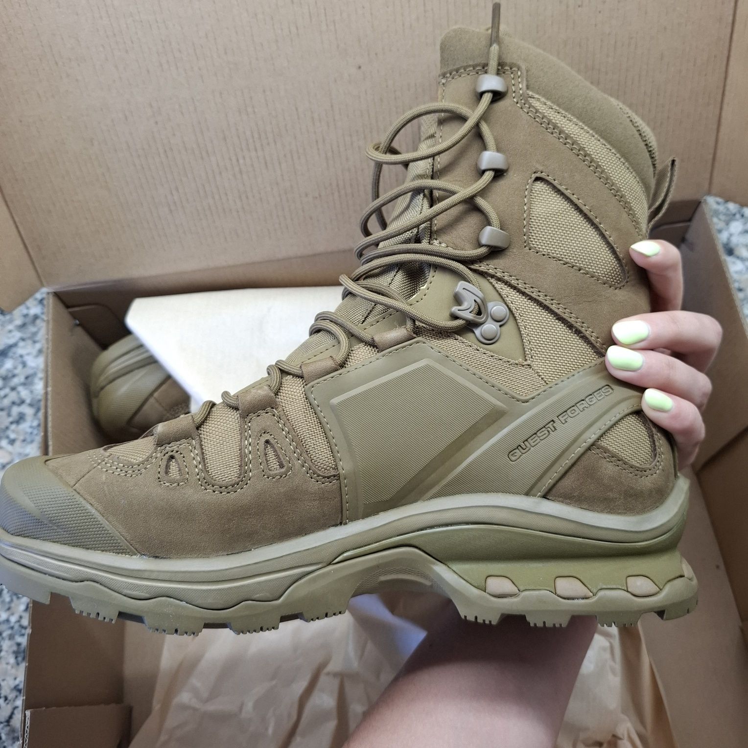 Botas quest 4D forces salomon goretex