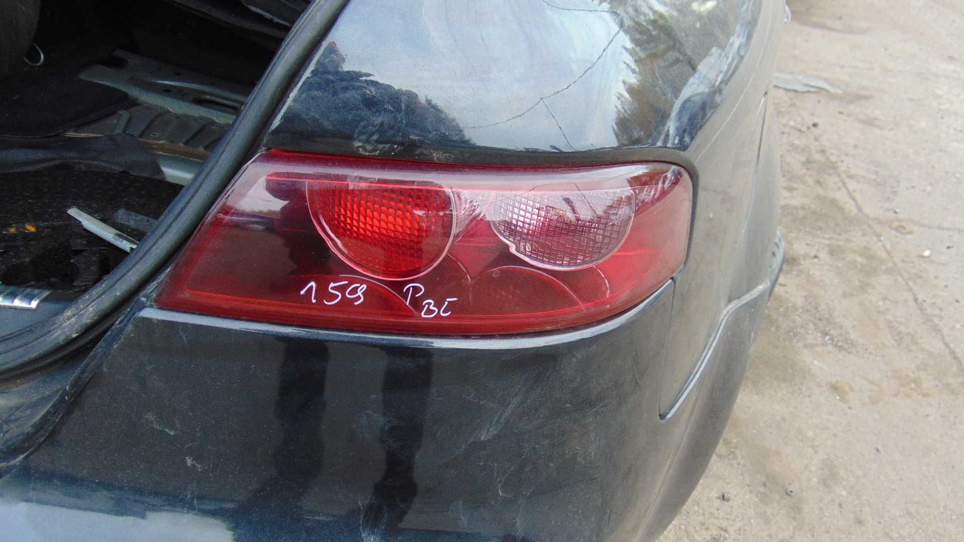 Lis3 Lampa prawa tylna alfa romeo 159 kombi prawy tył w błotnik