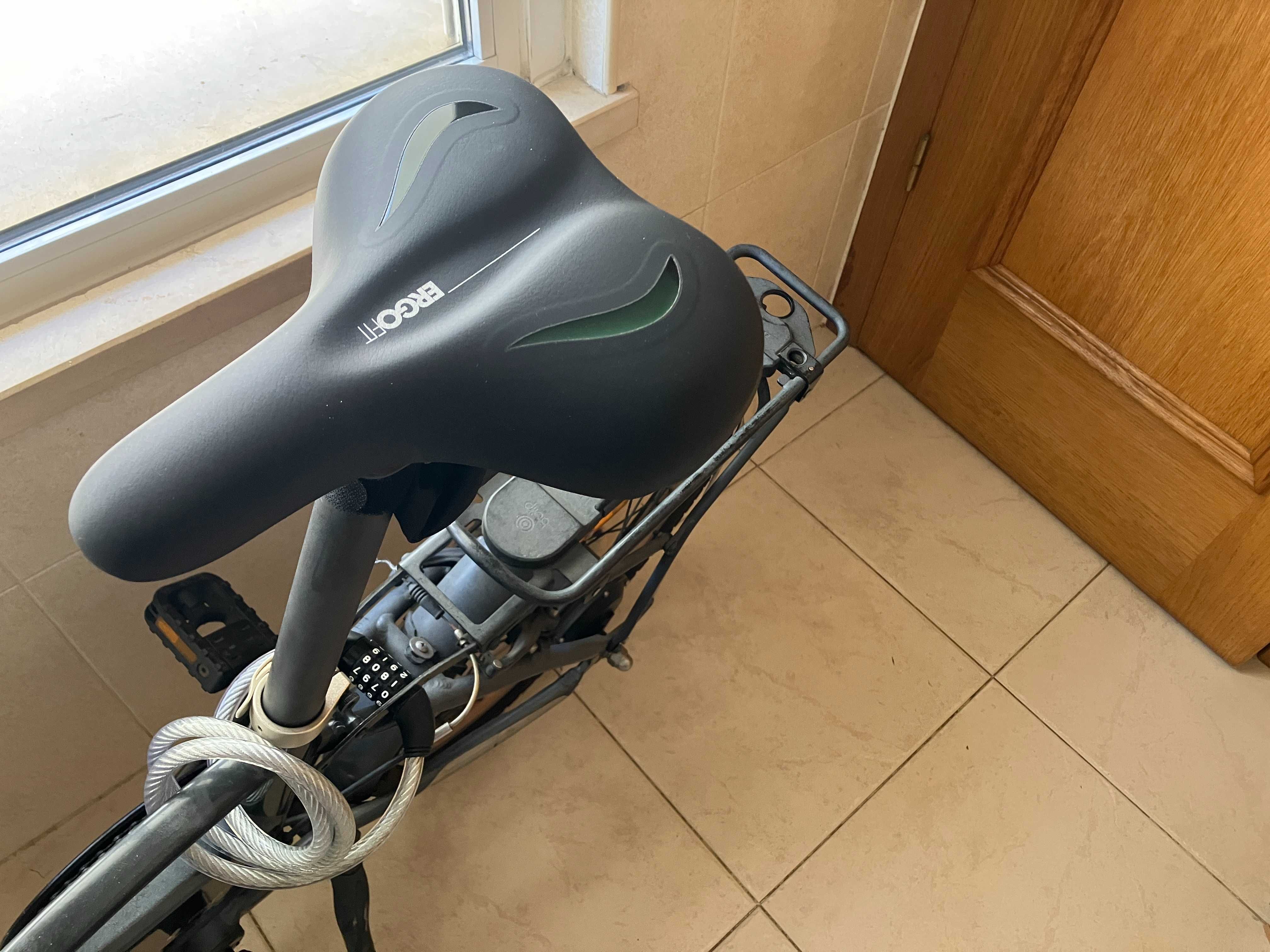 Bicicleta dobrável elétrica Decathlon eLops 500 de 2021