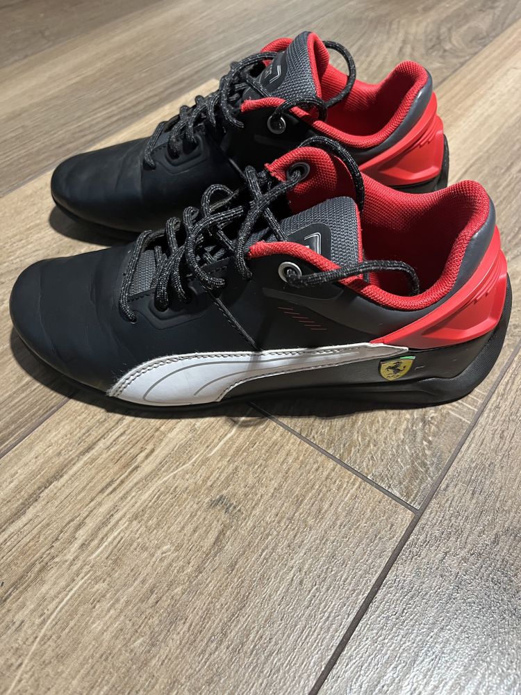 Buty Puma Ferrari chłopięce rozm. 35,5