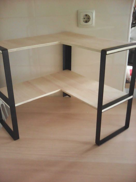 Prateleiras de canto