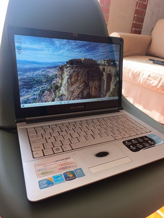 Portátil Positivo (i3-330M - 8GB RAM - 128GB SSD) - Bateria Viciada