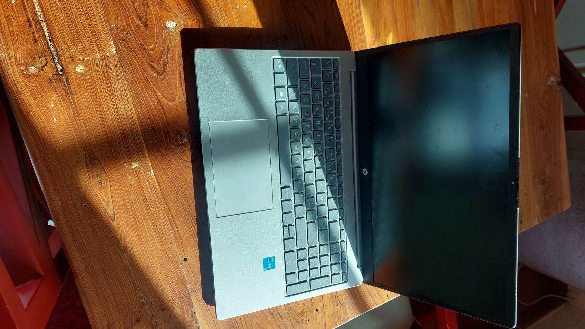Portátil HP Laptop Intel Core i3 - Praticamente Novo