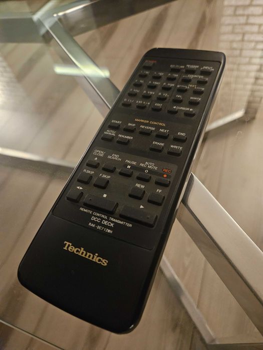 Technics DCC RS-DC8 oryginalny pilot RAK-DC712WH