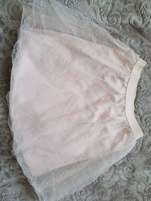 Różowa spodnica tiulowa w male groszki, kropki Mohito 140-146