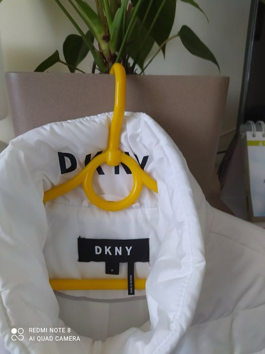 Жіноча куртка DKNY