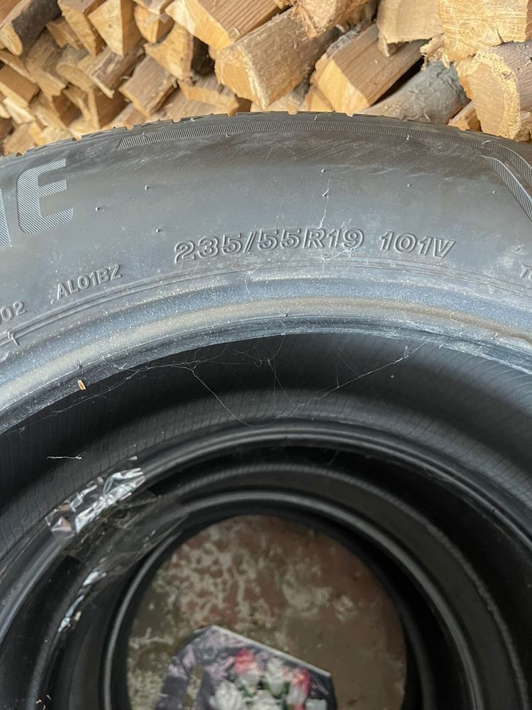 Автомибильные Шини Bridgestone Alenza 001 235/55 R19