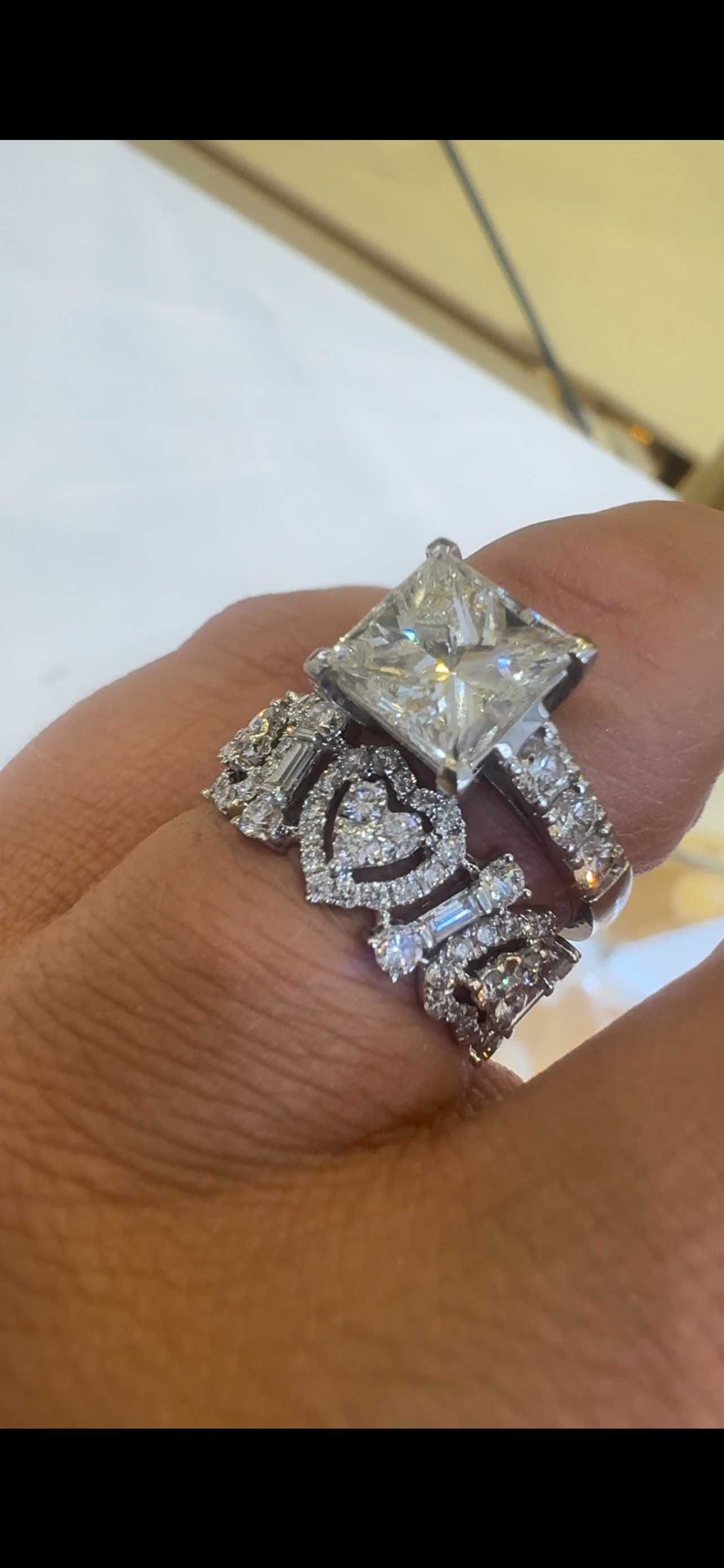 Obrączka z diamentami naturalnymi 2.06 CT Infinity Heart HRD