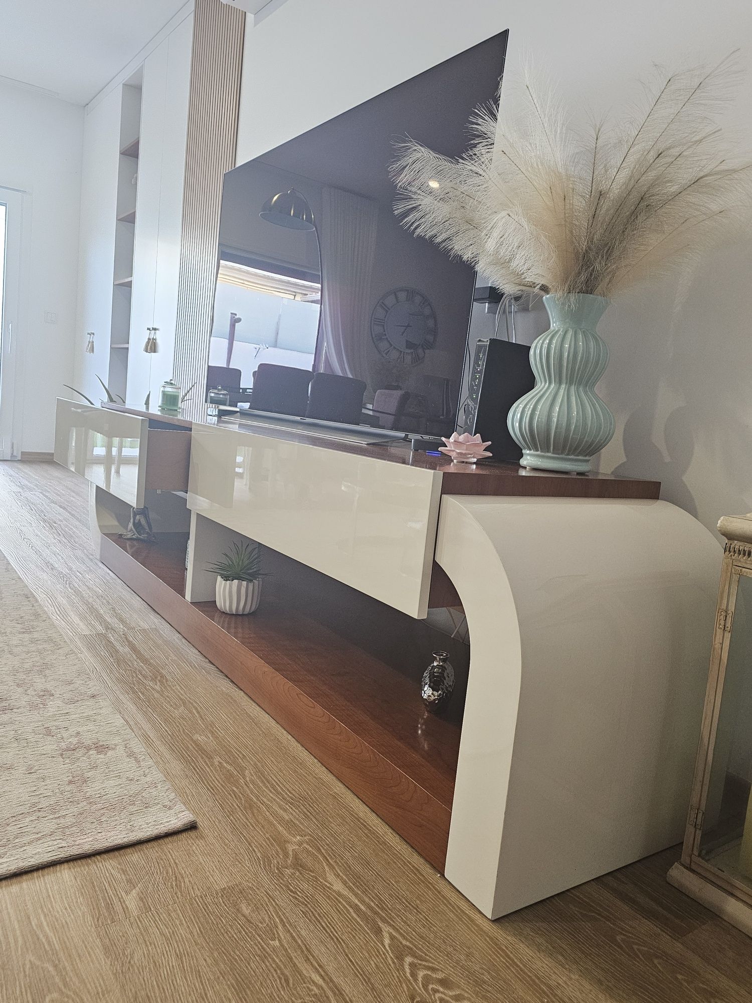 Movel TV sala 2.20 mts com 2 gavetas