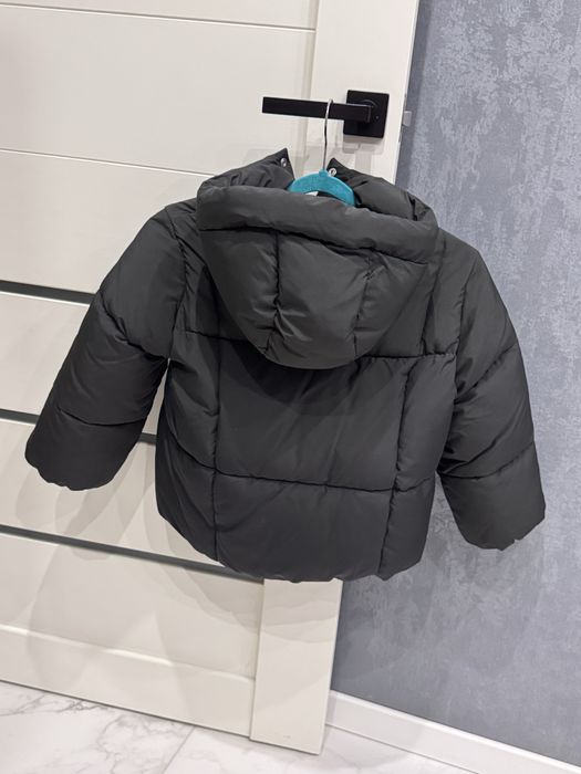 Нова куртка від Zara